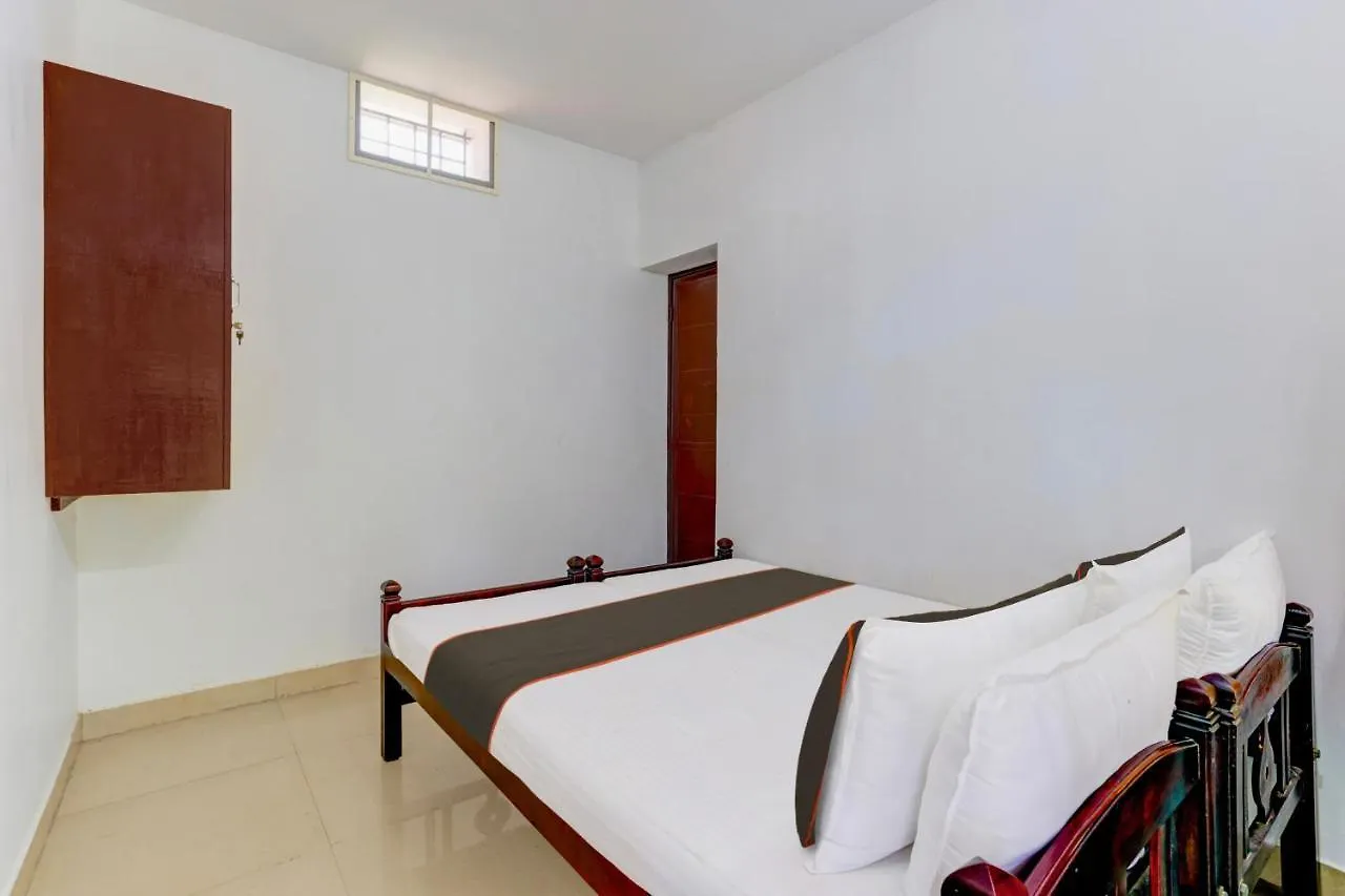 *** Ξενοδοχείο Collection O Nest Hotel. Rooms ,Restaurant. Thiruvananthapuram Ινδία